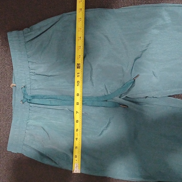 NEW IN jogger pants w/ drawstring & pockets. Parachute feel. Medium. NWT - Picture 7 of 16